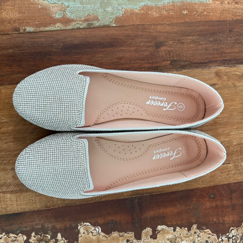 NWOT Forever Comfort Silver Rhinestone Ballet Flats Size 6 - Picture 8 of 10